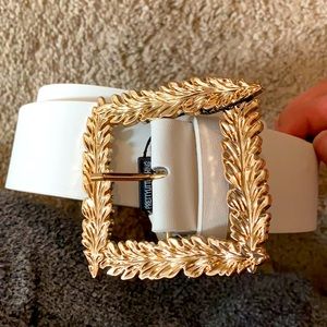 Brand new gold leaf belt from pretty little thing